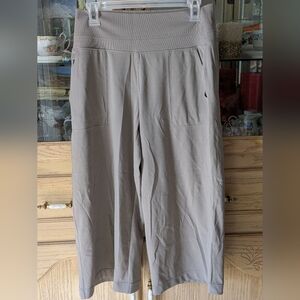 Athleta Stretchy Comfy Soft Relaxed Flowy Ribbed Pockets Nylon Taupe Pants MP